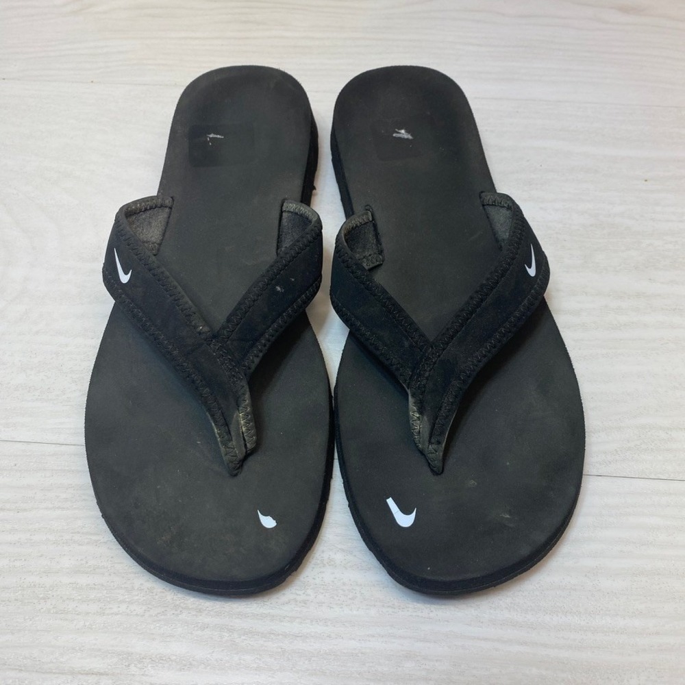 Nike Womens Size 7 Celso Girl Flip Flop Sandals Black Synthetic Comfort Beach